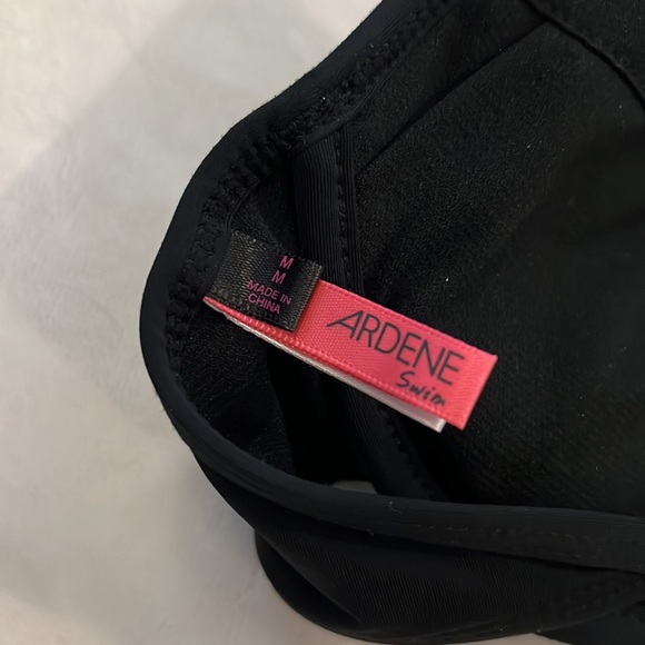 Black push up Ardene bikini top. Size M. - Picture 3 of 3